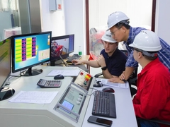 Ensaios em linha com testemunhas da bomba UL/FM 2000 gpm movida por motor diesel